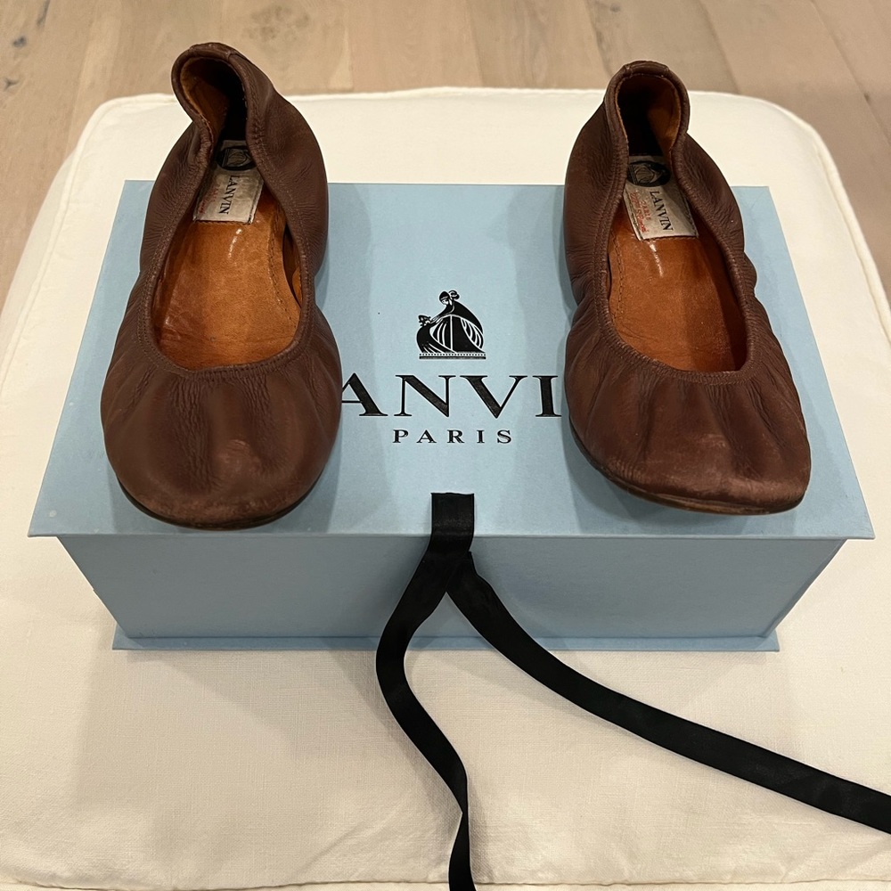 Lanvin calfskin ballet flats size 37 with box and both duster bags